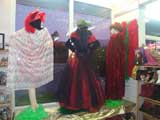 gallery/gal/Tour_of_Victorian_Vogue/_thb_carolersinthewindow.jpg